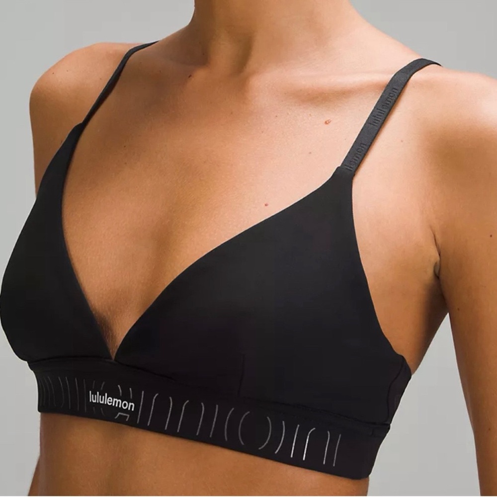 Lululemon License to Train Triangle Bra Light Support, A/B Cup Logo